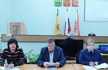 Члены областной рабочей группы комиссии по делам несовершеннолетних и защите их прав посетили КДН и ЗП Иссинского района Пензенской области Члены областной рабочей группы комиссии по делам несовершеннолетних и защите их прав посетили КДН и ЗП Иссинского района Пензенской области