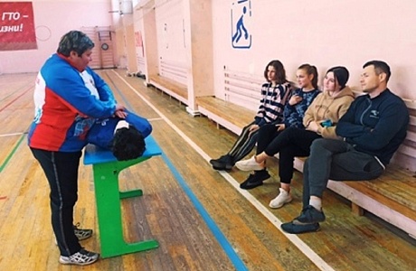 Занятие по теме "Оказание первой помощи при травмах и остановке сердца"