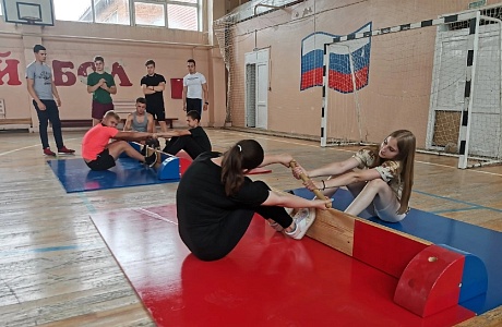 Иссинскую спортшколу оснастили оборудованием для занятий мас-рестлингом