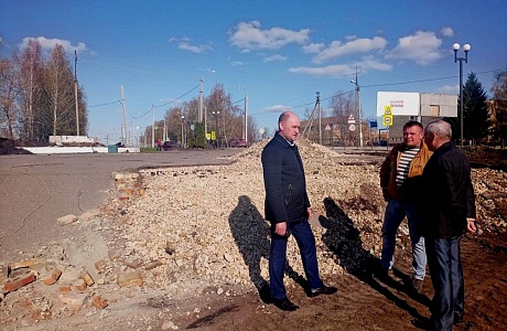 Глава администрации Иссинского района держит на контроле реализацию программы «Комфортная городская среда»