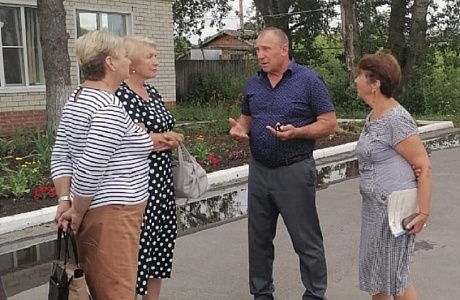 Депутат Собрания представителей Иссинского района Пензенской области Тахир Гафаров встретился с населением  