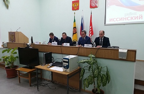 В Иссинском районе прошла очередная сессия Собрания представителей 