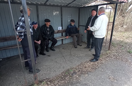 Депутат Собрания представителей Иссинского района Пензенской области Дамир Хайров встретился с населением села Кильмаевка