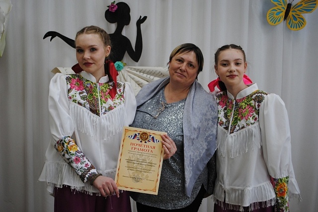  Учащиеся МБОУ «Средняя школа с. Соловцово» приняли участие в «Женском форуме»