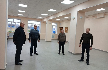 Глава Иссинского района Пензенской области Николай Аргаткин проинспектировал ход капитального ремонта Булычевского сельского Дома культуры Глава Иссинского района Пензенской области Николай Аргаткин проинспектировал ход капитального ремонта Булычевского сельского Дома культуры