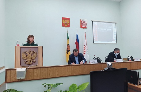 В Иссинском районе прошла очередная сессия Собрания представителей