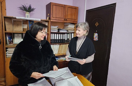 Прием документов от организаций источников комплектования в архив Иссинского района
