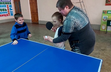 Для иссинских лицеистов провели мастер-класс по настольному теннису Для иссинских лицеистов провели мастер-класс по настольному теннису