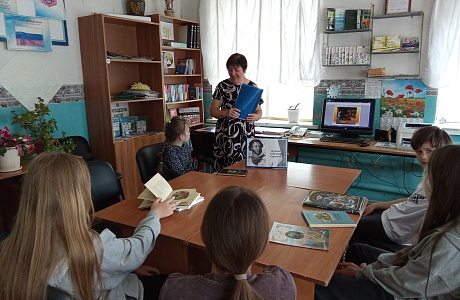 Библиотекарь с. Верхняя Салмовка подготовила замечательную акцию «Давайте Пушкина читать!»