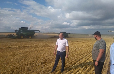 Глава Иссинского района Николай Аргаткин посетил сельхозпредприятия района Глава Иссинского района Николай Аргаткин посетил сельхозпредприятия района