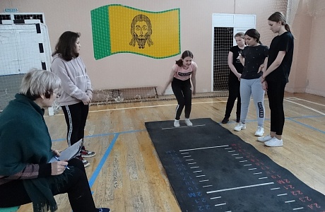 Десятиклассники приняли участие в мероприятии "10 класс - за ГТО!"