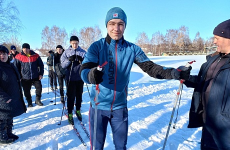 На стадионе «Юность» прошло Первенство Иссинского района по лыжным гонкам среди школьников На стадионе «Юность» прошло Первенство Иссинского района по лыжным гонкам среди школьников