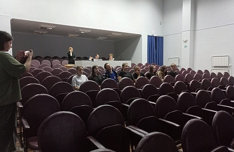 В Центральном районном Доме культуры прошел кинопоказ патриотического фильма «Сын полка» В Центральном районном Доме культуры прошел кинопоказ патриотического фильма «Сын полка»