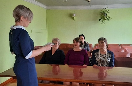 Историческая панорама «Страницы Нюренбергского процесса» в библиотеке Центальной усадьбы совхоза «Уваровский»